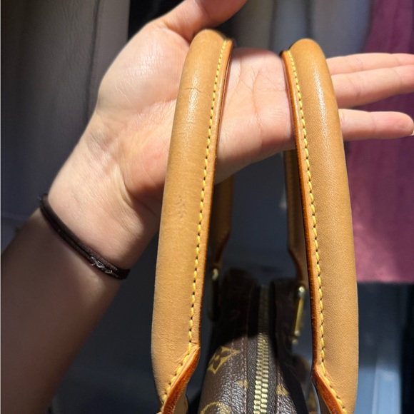 Louis Vuitton Monogram Manhattan GM - Picture 9 of 15